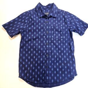 Boys Childrens Place Blue Geomertric Print Short Sleeve Button Up Size 7/8